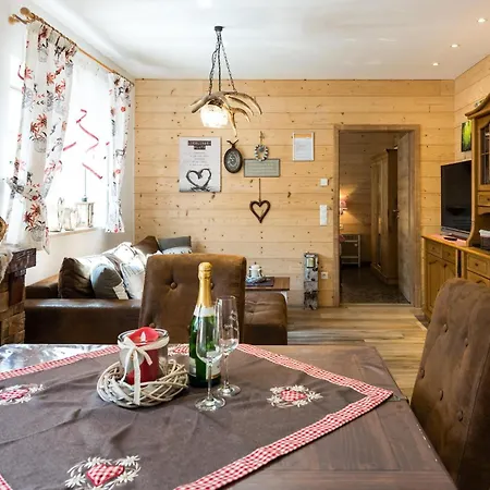 5 Sterne Mit 2 Schlafzimmer, 2 Baeder, Badewanne Und Eigener Infrarotsauna Apartment
