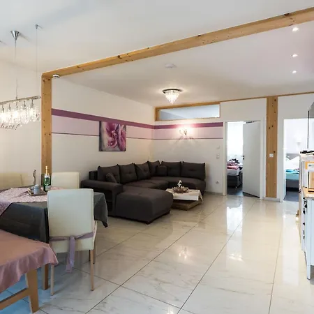 5 Sterne Mit 2 Schlafzimmer, 2 Baeder, Badewanne Und Eigener Infrarotsauna *