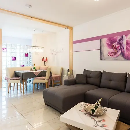 5 Sterne Mit 2 Schlafzimmer, 2 Baeder, Badewanne Und Eigener Infrarotsauna Apartment Arnbruck