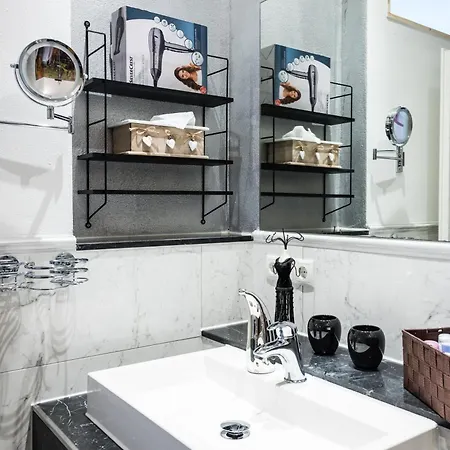5 Sterne Mit 2 Schlafzimmer, 2 Baeder, Badewanne Und Eigener Infrarotsauna